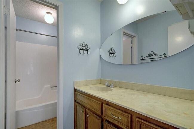 Building Photo - 3916 Stoney Hill