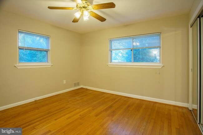 Building Photo - 5205 Saratoga Ave