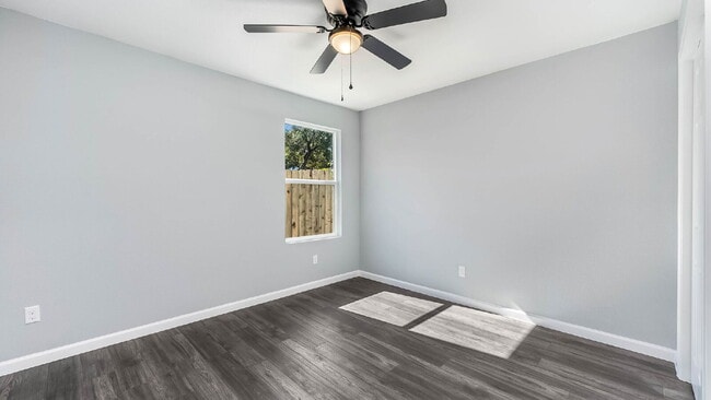 Building Photo - 474 Ridge Haven St