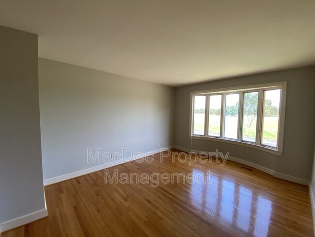Building Photo - 11225 N Club Dr