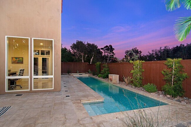 Building Photo - 927 Tingley Ln