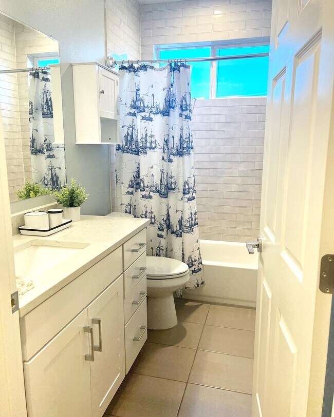 Building Photo - 4001 Red River St