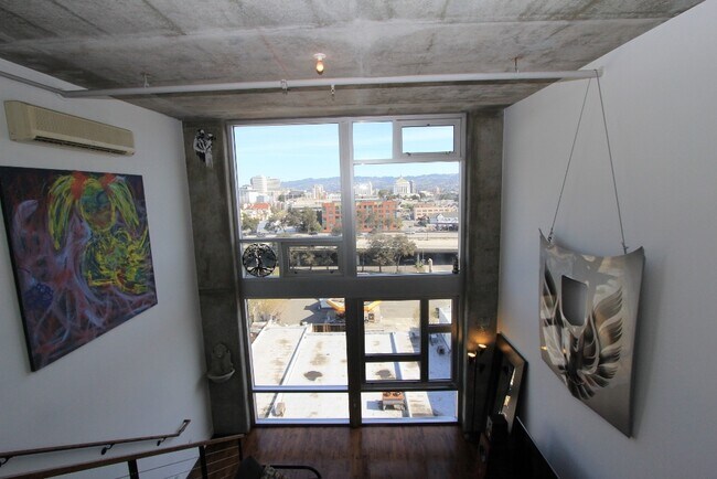 Building Photo - Chic Furnished Living at The Sierra at Jac...