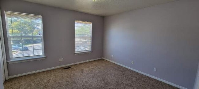 Building Photo - 1065 S 810 E