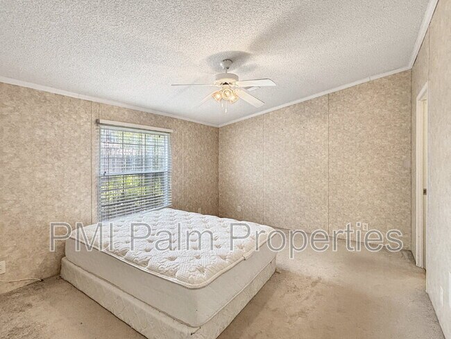 Building Photo - 7568 SE Swan Ave