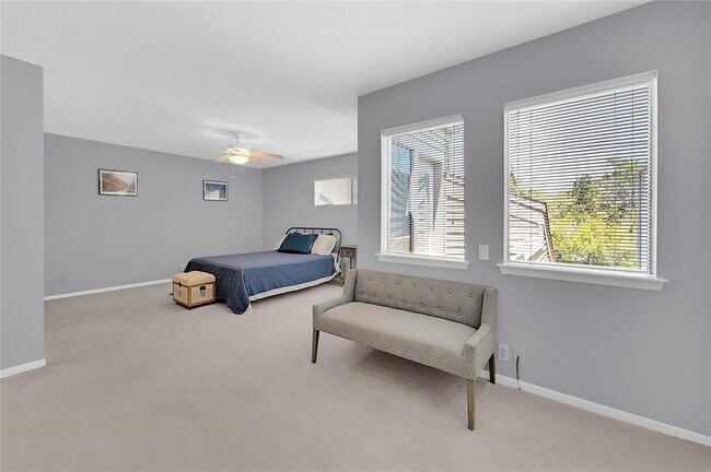 Building Photo - 11528 Riverview Dr