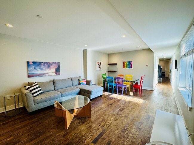 Building Photo - 1012-14 S Randolph St