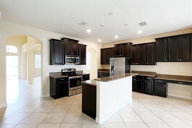 Building Photo - 1604 Thetford Cir