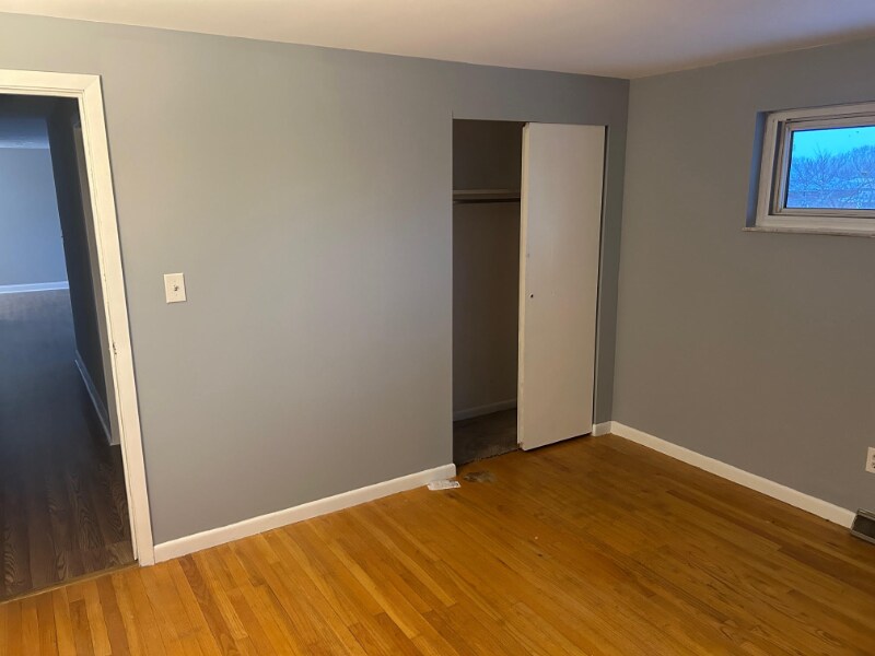 Building Photo - 907 Birchwood Dr