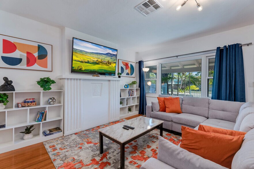 Building Photo - 820 SW 26th Rd