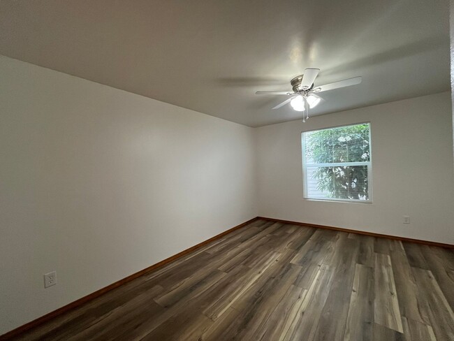 Building Photo - Updated 1st floor 1 X 1 Beaverton Condo! C...