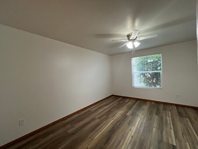 Building Photo - Updated 1st floor 1 X 1 Beaverton Condo! Close to Downtown Beaverton! Spacious & Open, Close to N...