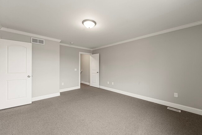 Building Photo - 412 N Grainger Ln