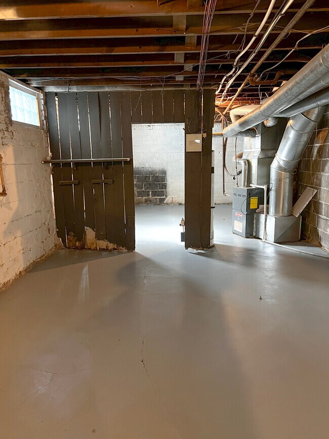 Building Photo - 4813 N College Ave