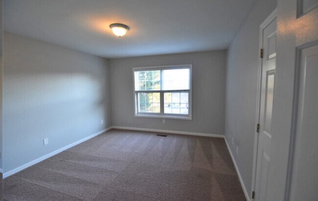 Building Photo - 3996 Leinbach Dr