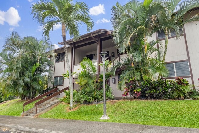 Building Photo - Pet-Friendly 2-Bed Gem | Steps from Leeward CC
