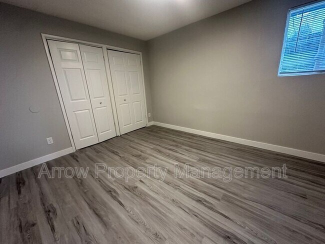 Building Photo - 5725 S 14th St