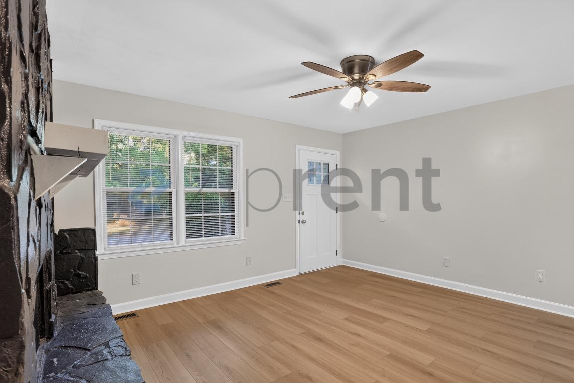 Building Photo - Unit
