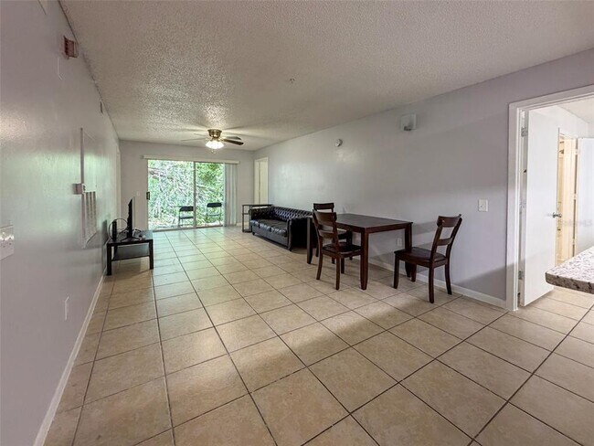 Building Photo - 3921 SW 34th St