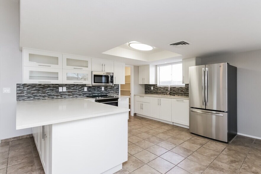 Building Photo - 1811 N Cheri Lynn Dr