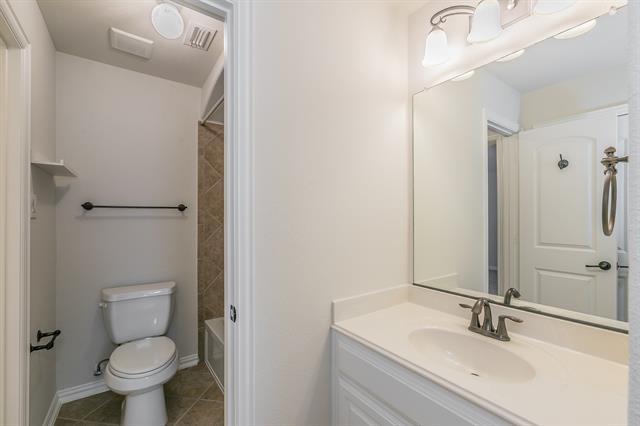 Building Photo - 2732 Waverley Dr