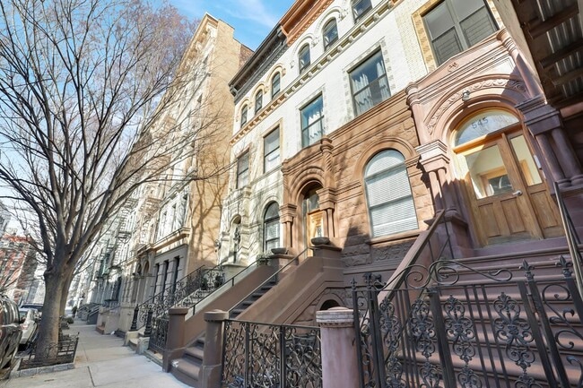 Building Photo - 545 W 149th St