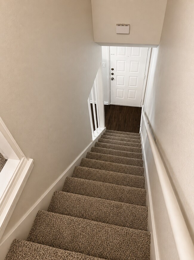 Building Photo - 1026 Fabulous Dr