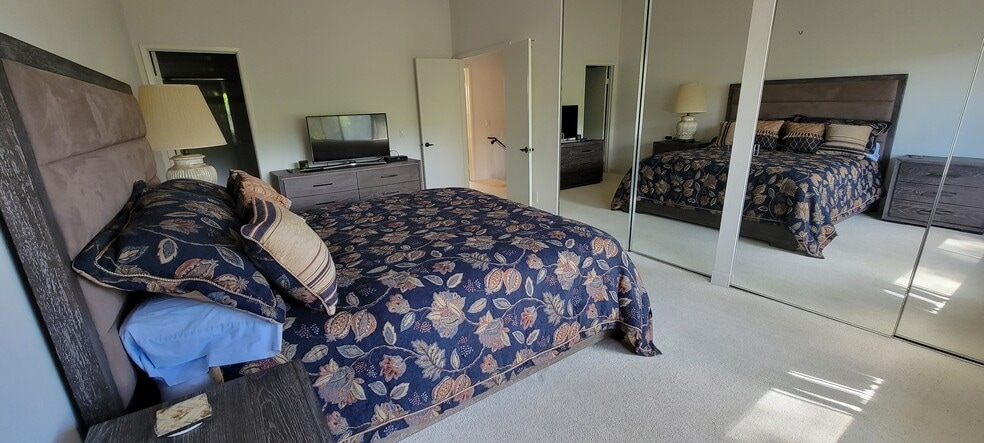 Building Photo - 8024 Caminito Gianna