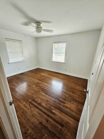 Spacious primary bedroom - 4530 Bible Church Rd