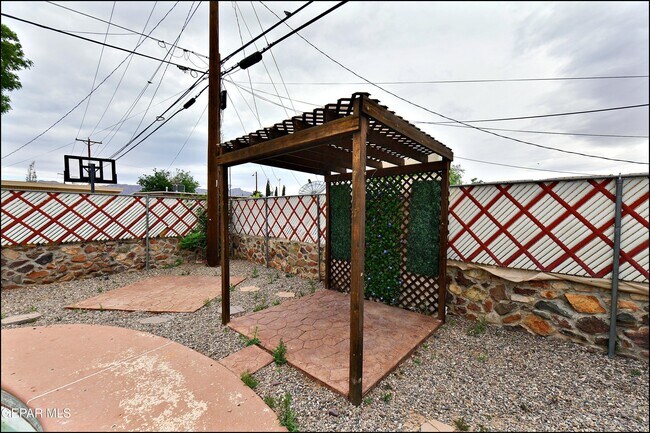 Building Photo - 10565 Murphy St