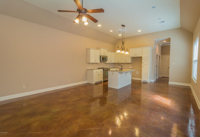 Building Photo - 145 Treasure Cove