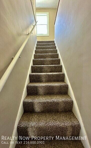 Building Photo - 5329 Vine St