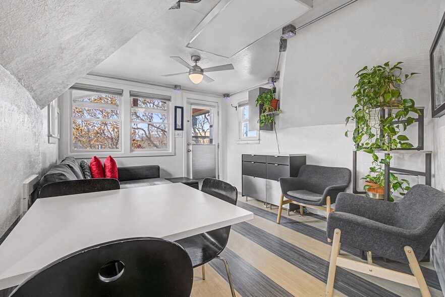 Living room - 1427 Clayton St