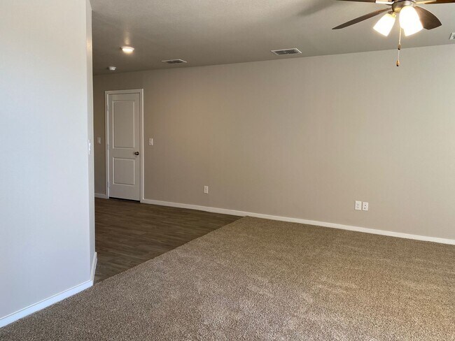 Building Photo - Affordable in Bell Farms