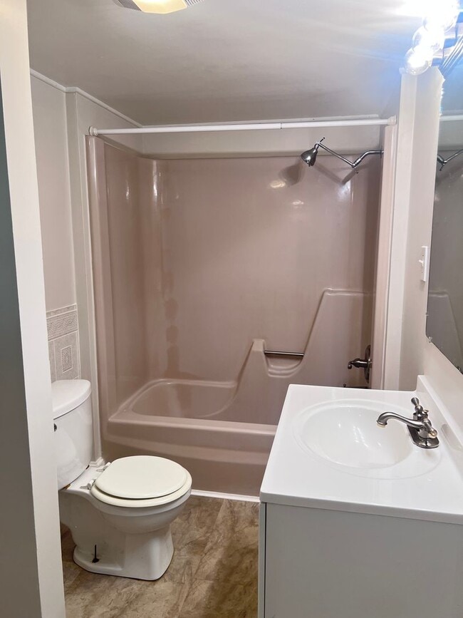 Building Photo - Unique 3 bedroom, 2 bathroom home for rent...