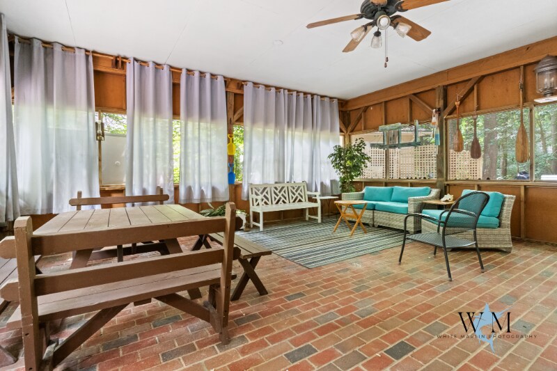 Building Photo - 80 Cresthaven Dr