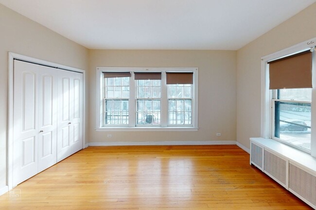 Building Photo - Evanston Fantastic Condo Near St. Francis ...