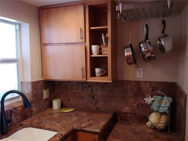 Building Photo - 401 Briny Ave