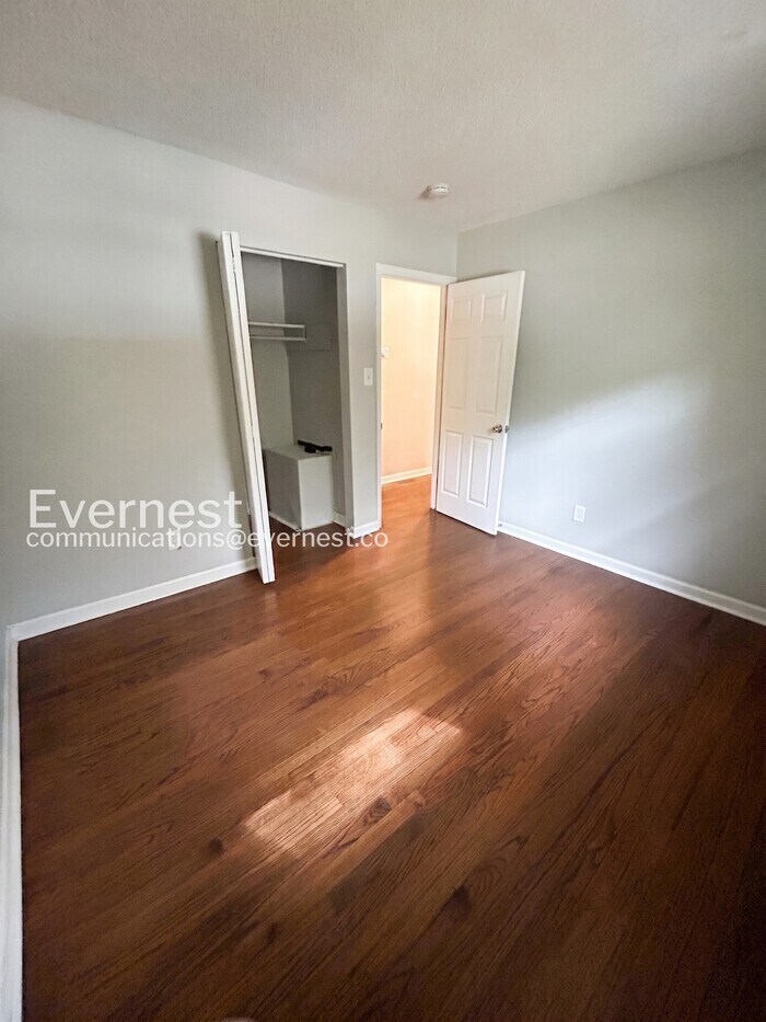 Building Photo - 9307 Feldbank Dr