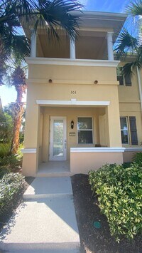 Building Photo - Prime Sarasota Seasonal Rental — Lakeside Mediterranean Gem