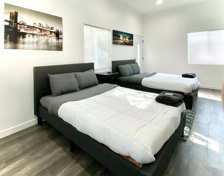 Building Photo - 9659 Rincon Ave