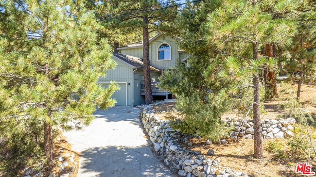 Building Photo - 1712 Woodland Dr