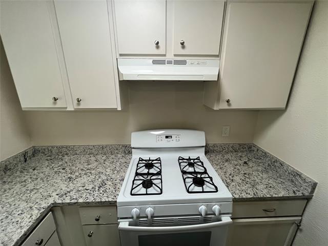 Building Photo - 1321 Woodcrest Dr