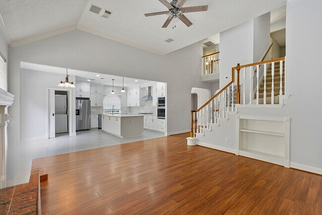 Building Photo - 3214 Richland Dr