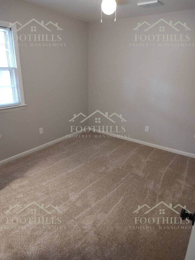 Building Photo - 3-Bedroom Rental Near Anderson University