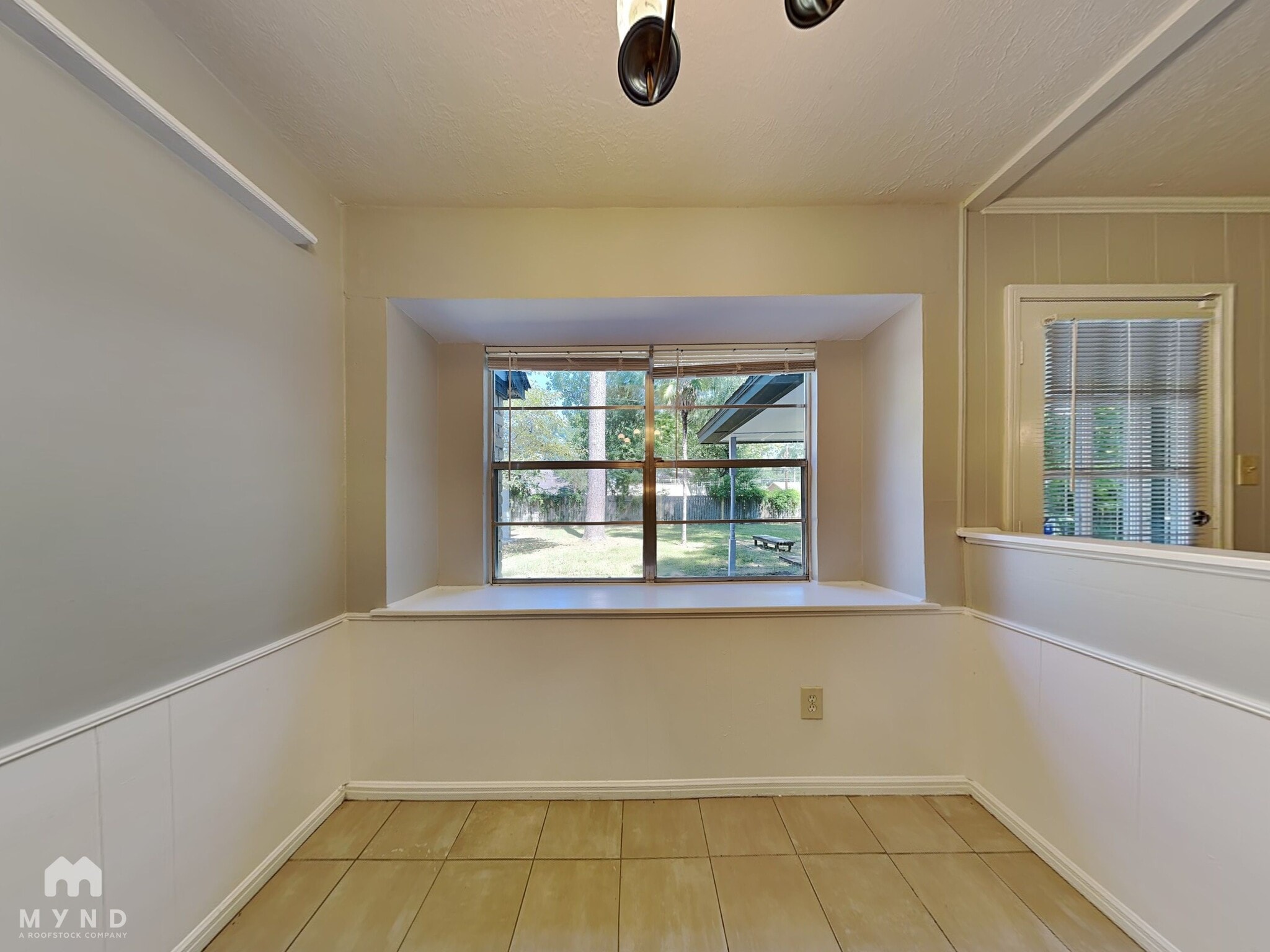 Building Photo - 15110 Gladebrook Dr