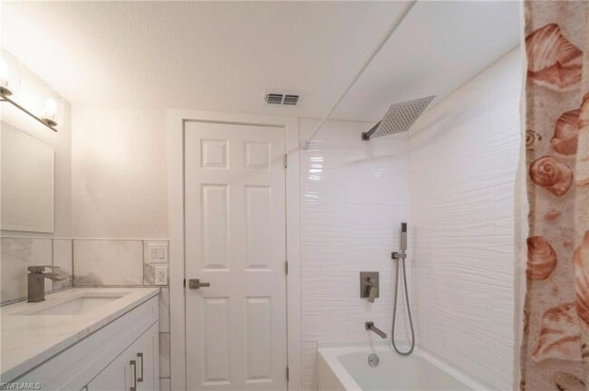 Building Photo - 17458 Blueberry Hill Dr