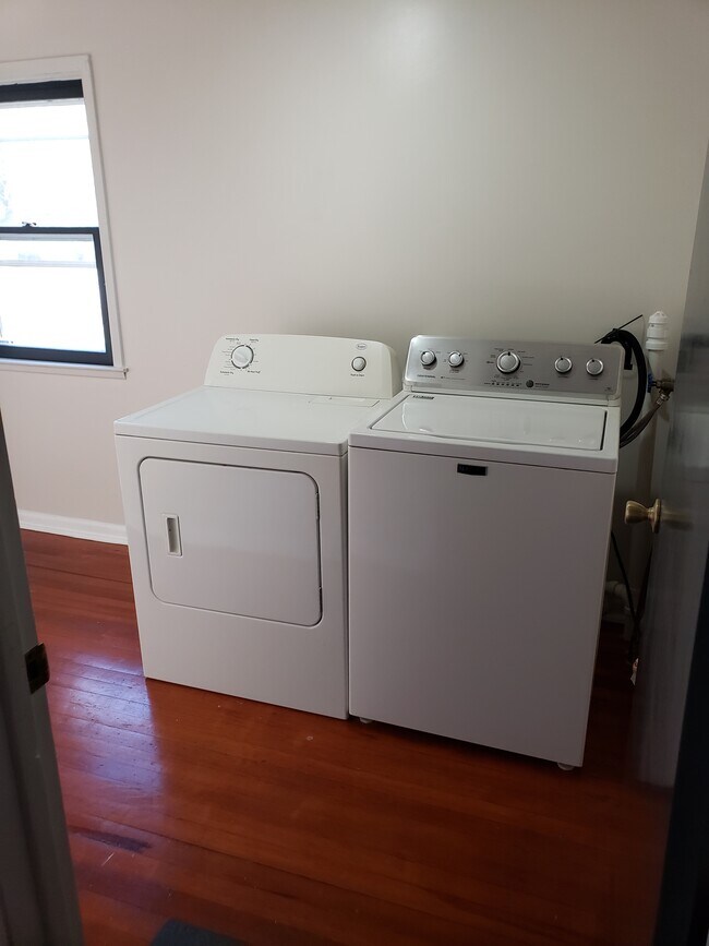 Building Photo - 38 N Fulton St