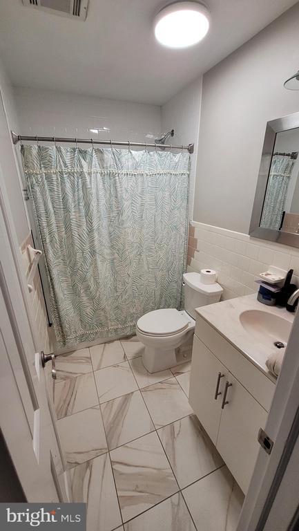 Building Photo - 557 Bellview Ave