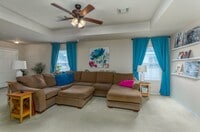 Building Photo - 24027 Kingbriar Dr